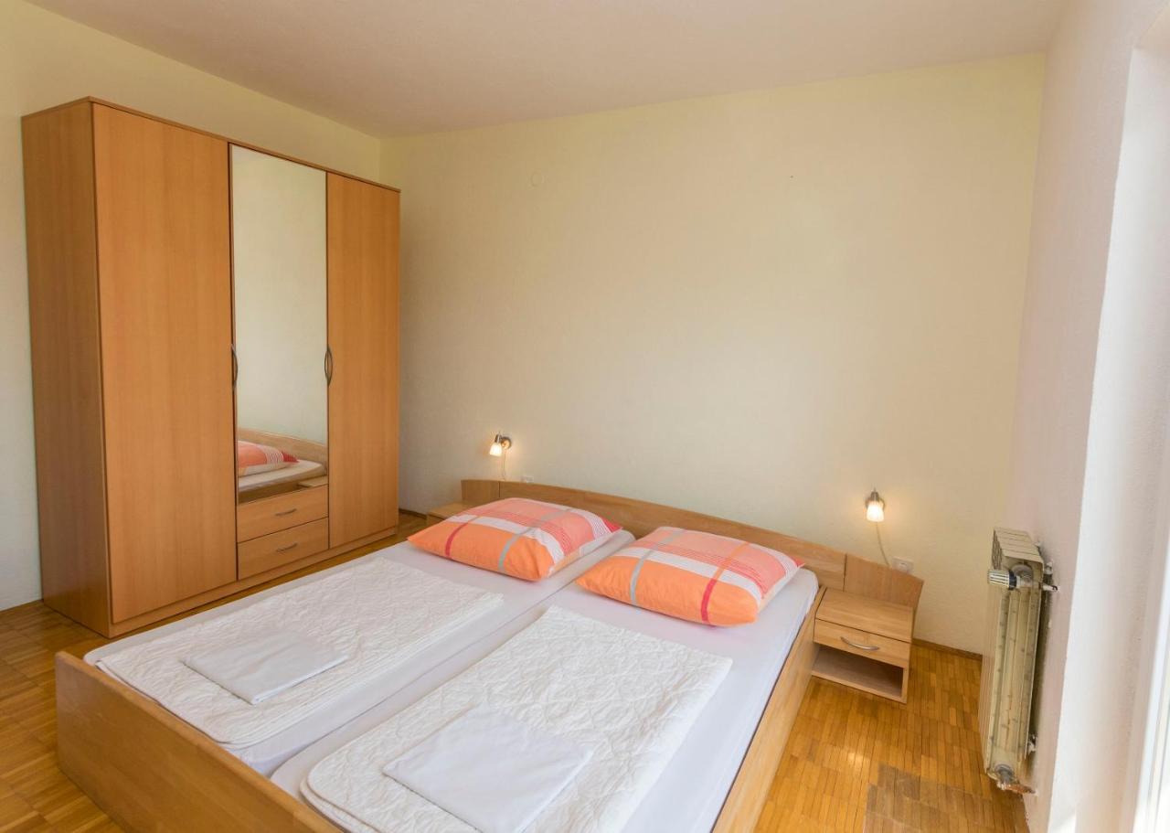 Apartments Jelka Primošten Extérieur photo